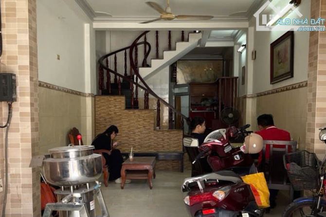 Bán nhà hẻm, Đất Thánh, Tân Bình, 38 m² (3.5m x 11m), 4 phòng ngủ - Giá 5.9 tỷ TL