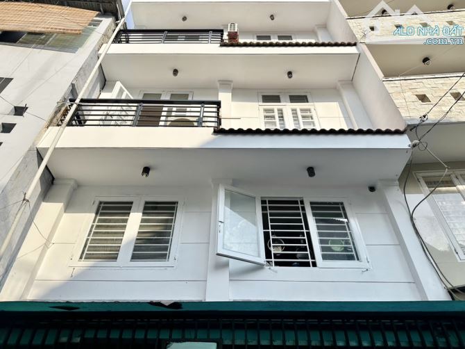 HIẾM,HẺM Ô TÔ , 5 TẦNG BTCT, 40M2, BÁN NHÀ THÍCH QUẢNG ĐỨC, PHÚ NHUẬN, 6.8 TỶ TL