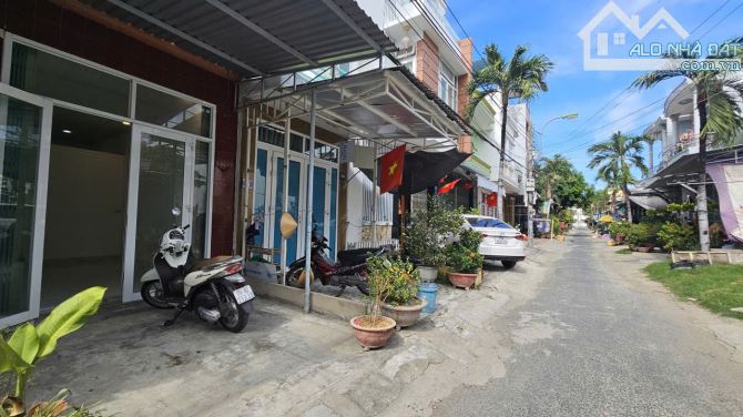 Bán nhà cấp 4 TĐC Hòn Rớ 1 Đường Phan Huy Ích !! √ Vị trí : cách biển chỉ 100m