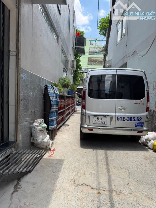 Bán nhà hẻm xe hơi Dương Bá Trạc Quận 8, 31m2, 4 tầng, nhà mới ở ngay.