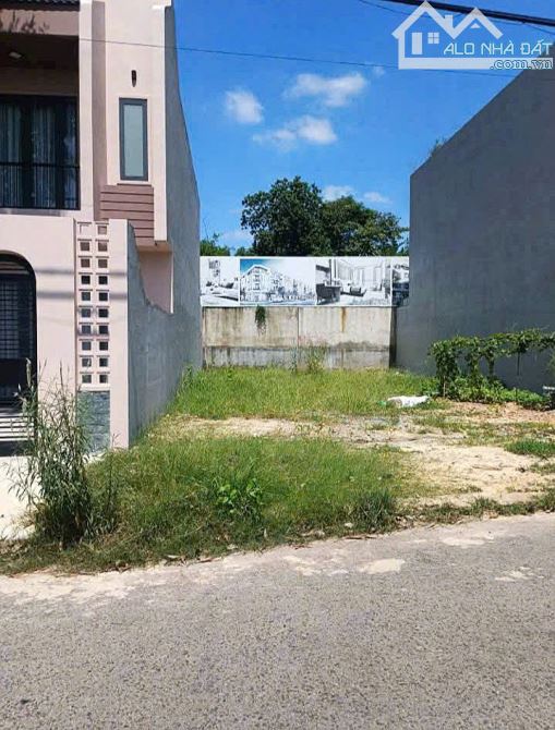 CHÍNH CHỦ BÁN ĐẤT 4,5x19 MT 8M TẠI NGÃ 3 SỞ GÀ GẦN ĐẠI NAM