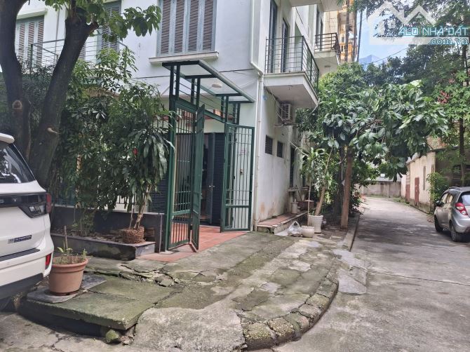 Sổ đỏ 72 M, XÂY 5 TẦNG, MẶT TIỀN 9M, Giá bán 35 TỶ NHÀ PHÂN LÔ, LÔ GÓC VĨNH PHÚC, BA ĐÌNH