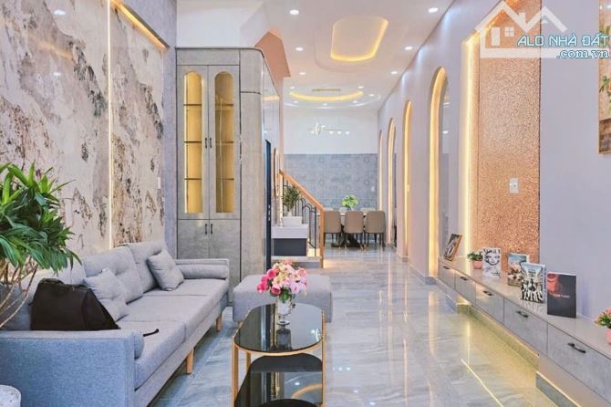 Bán nhà hẻm xe hơi, Đường Số 3, Gò Vấp, 40.5 m² (3.5m x 12m), nhà đẹp - Giá 6.25 tỷ TL