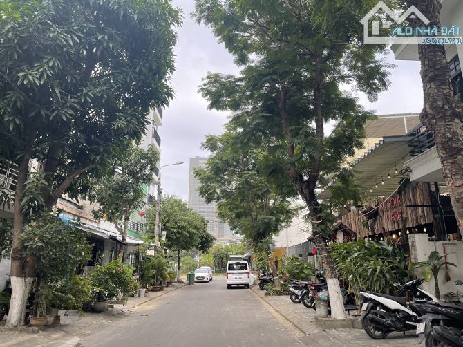 Cần bán đất MT đường Lý Thánh Tông. DT 131m2. Đối lưng đường Phạm Văn Đồng