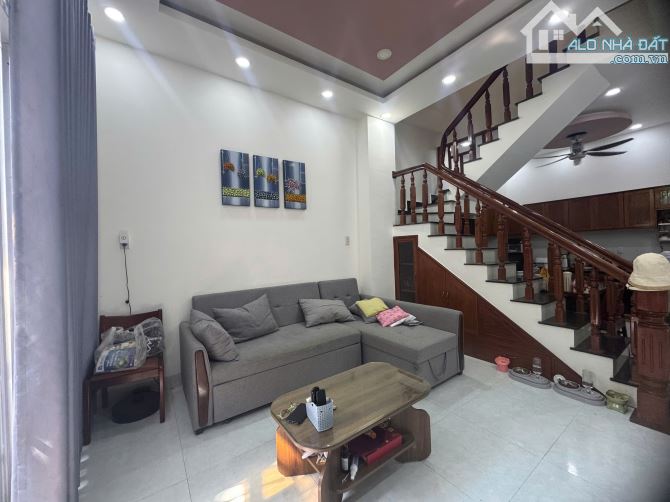 Giảm 350tr còn 4 tỷ- Bán nhà 3 tầng hẻm ô tô gần chợ Đồng Nai- Nha Trang