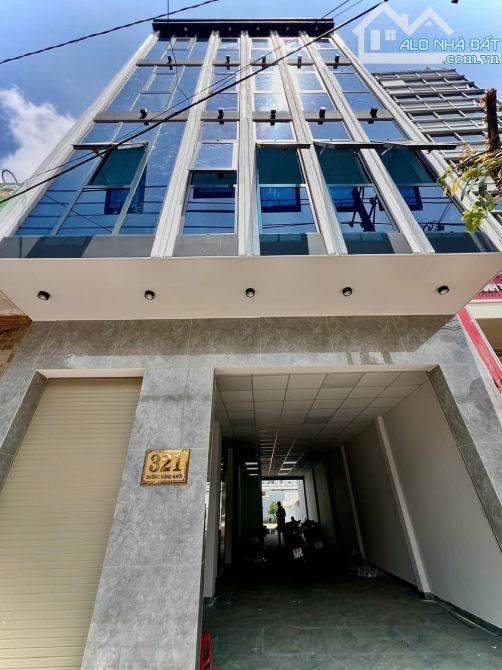 Cho THUÊ tòa nhà 1T3L mới hoàn thiện có thang máy đường Đồng Khởi
