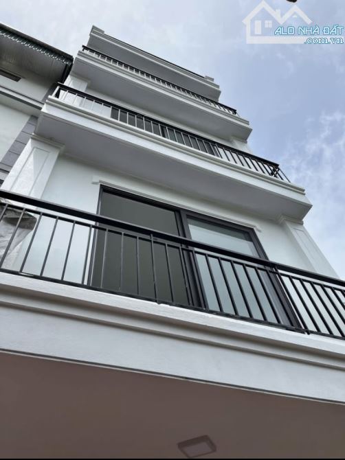 Bán nhà Đa Tốn, Gia Lâm dân xây độc lập 41m2 4 tầng ô tô đỗ cửa nhỉnh 4 tỷ