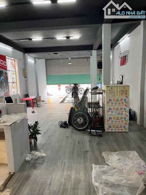 CHo thuê nhà góc 2 mặtt iền đường Quang trung 5x15m thông suốt