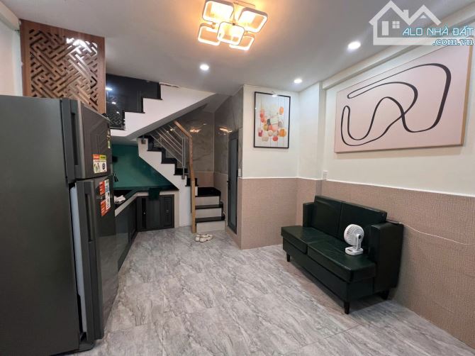 Nhà Cho Thuê Nguyên Căn Hẻm Vip Quận 1