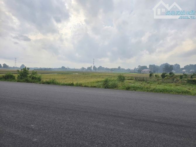 Bán 9400m2 đất mặt tiền đường hồ chí minh tây ninh giá 9,5 tỷ