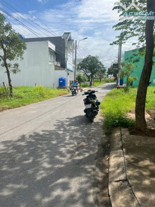 Cần bán đất 1/ đinh đức thiện ở cần đước giá 1,550 tỷ