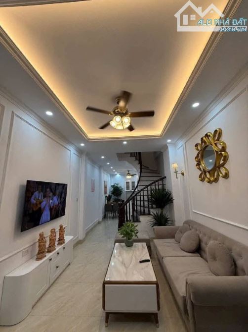 chủ cần bán nhà 47m,5t tại Quang Trung,Hà Đông,nhà lô góc chỉ 8t