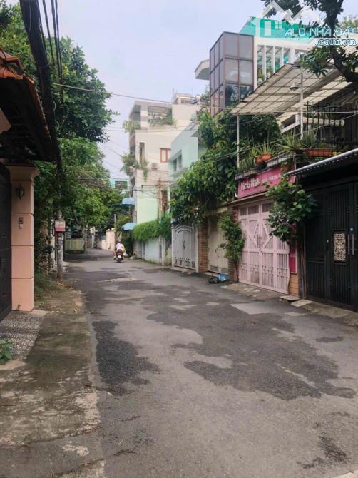 Bán nhà đường Lê Trực Quận Bình Thạnh,xe hơi vào tân nhà,dt 5x17 cưc đẹp
