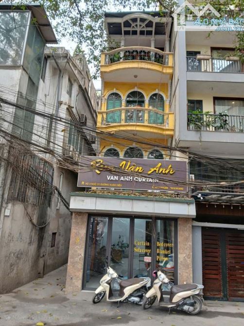 Lô góc Xuân Diệu cực đẹp 96m2, 4 tầng, mặt tiền 4.6m, 34 tỷ, 3 ô tô tránh, ngõ thông