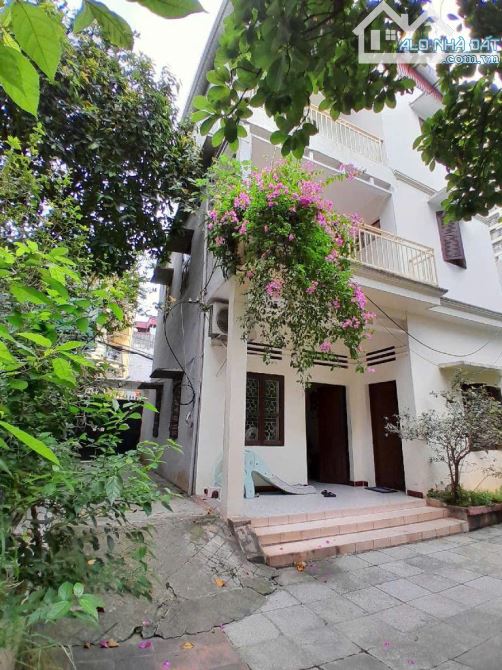 Bán mảnh đất lô góc 486m2, mặt tiền rộng, giá hợp lý tại ngõ 370 Nguyễn Văn Cừ, Lon Biên