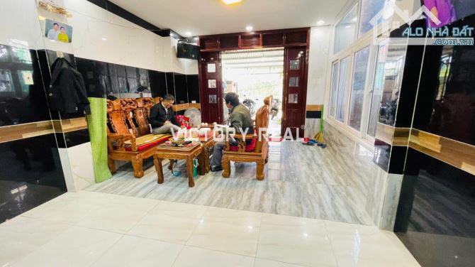 Cần bán nhà cấp 4 100m2, ngang 4, dài 25 mét Hẻm xe hơi đường Hồ Xuân Hương, P.09, Đà Lạt