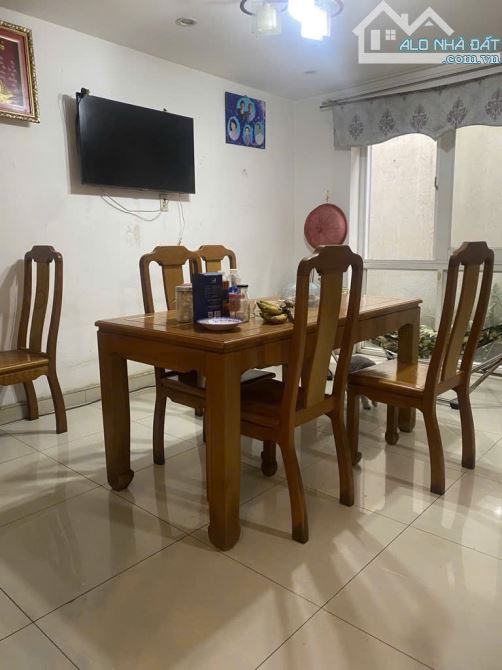 Hẻm Gò Dầu , 3 tầng, giá 5,8ty, ngang 4,7m, kẹt bank