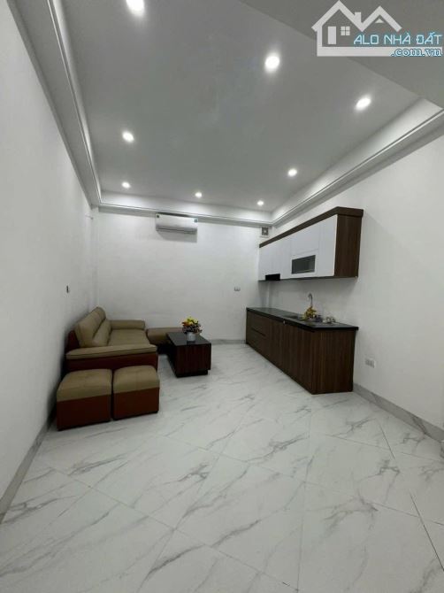 BÁN NHÀ TÔN ĐỨC THẮNG LINH QUANG ĐỐNG ĐA - 40M 5T MT 3M - 8 PHÒNG DÒNG TIỀN 30TR/THÁNG