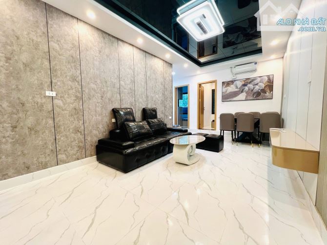 BÁN CĂN HỘ TẬP THỂ KIM LIÊN LƯƠNG ĐỊNH CỦA ĐỐNG ĐA - 80M 3PN- HƠN 3 TỶ SĐCC NHÀ ĐẸP Ở NGAY