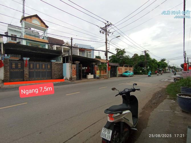 MẶT TIỀN ĐƯỜNG NGUYỄN XIỂN - LONG BÌNH - QUẬN 9 - BIỆT THỰ 3 TẦNG - 200M2