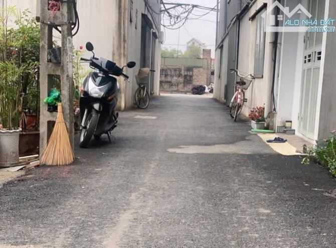 Bán đất Mai Lâm Đông Anh 48m2 3 tỉ 20m ra ôtô tránh,5p lên Vinhomes, triển lãm,cầu Tứ Liên