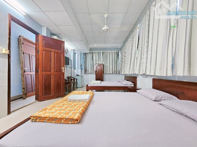KHÁCH SẠN NGAY TRUNG TÂM BÌNH THẠNH - 6TẦNG DÒNG TIỀN HƠN 2 TỶ/NĂM - GIÁ THƯƠNG LƯỢNG MẠNH