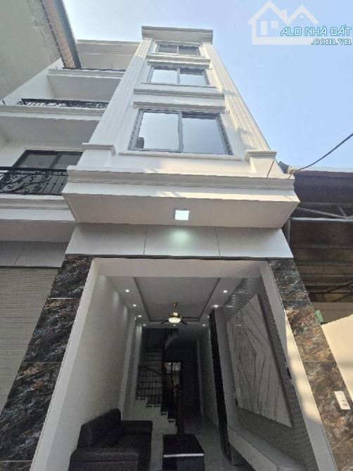 Bán nhà đẹp mới Vĩnh Quỳnh Thanh Trì 2 thoáng gần ô tô 52m 4 tầng giá 5 tỷ 68