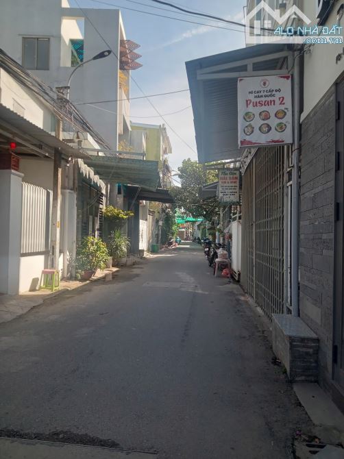 Bán nhà Kiệt OTO 5m NGUYỄN PHAN VINH, cách biển 2p DT 113m2 giá 5ty9 thương lượng