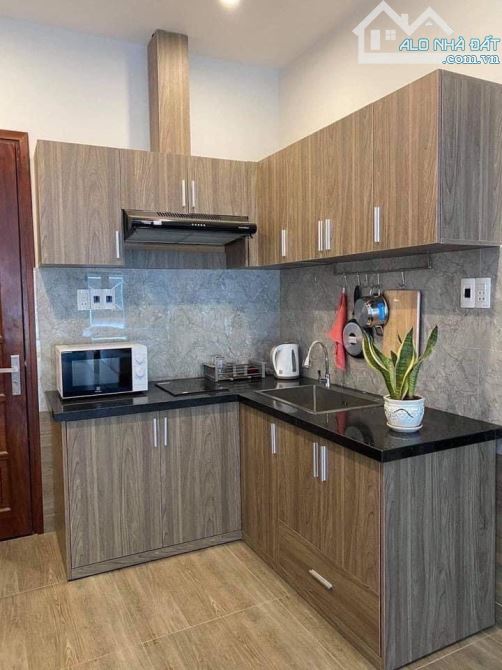Căn hộ 5 tầng Chế Lan Viên có thang máy full nội thất cao cấp