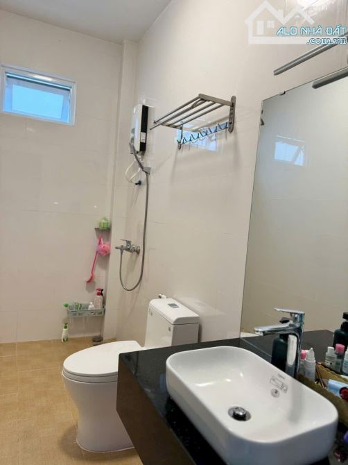 BÁN NHÀ HẺM 10M THÔNG SÁT MT 364 DƯƠNG QUẢNG HÀM - 4.6X22M, 3 TẦNG,- 12 TỶ 5