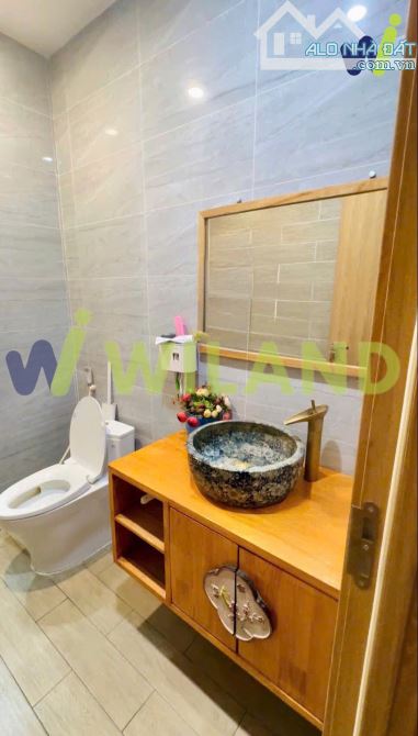BÁN NHÀ ĐẸP MẶT TIỀN ĐƯỜNG LÝ TỰ TRỌNG VUÔNG VỨC CÁCH BIỂN BÃI TRƯỚC 300M