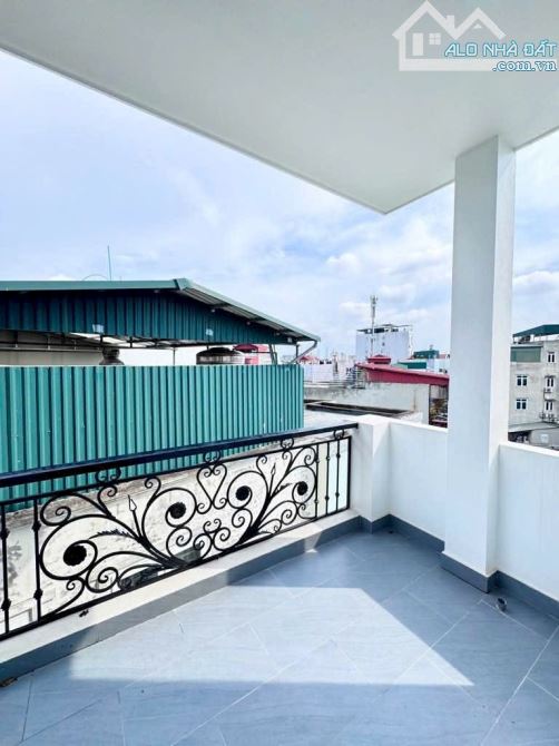 --- SIÊU HIẾM -NHÀ LÔ GÓC – THANG MÁY NHẬP KHẨU – Ô TÔ ĐỖ NGÀY ĐÊM – 6 Tỷ ( TL giá trực ti