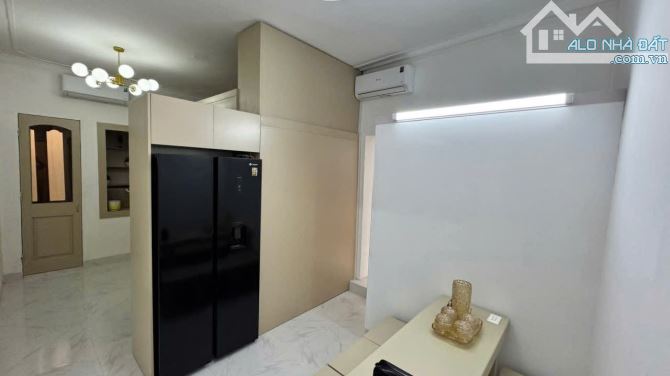Tập thể Lê Thánh Tông 80m 3 ngủ 3 vệ sinh, tặng nội thất