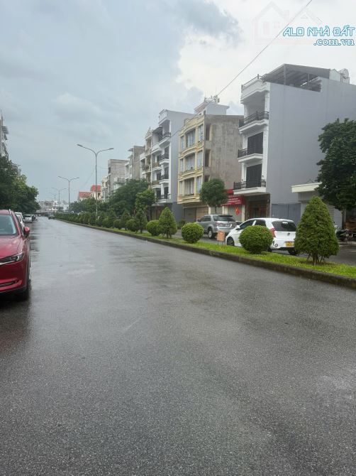Bán lô góc đường đôi rộng 30m tại lô 27 Lê Hồng Phong Lô góc siêu đẹp.đường rộng 30m ô tô