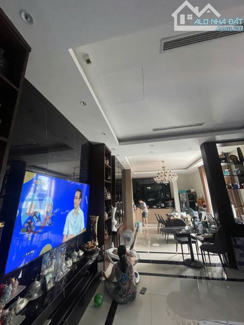 🏡 LÔ GÓC 48/75m² – 7 TẦNG THANG MÁY PHỐ LÝ NAM ĐẾ– GIÁ NHỈNH 40 TỶ TL – Ô TÔ ĐỖ CỬA – 3 M
