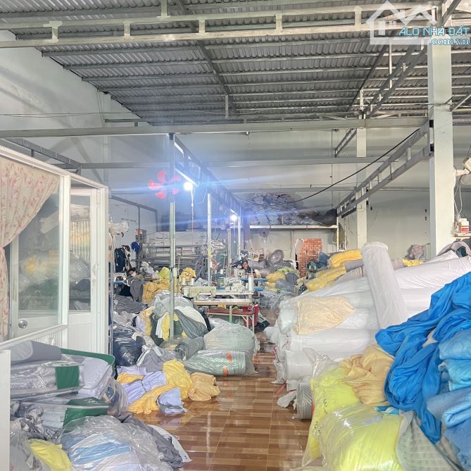 Kho xưởng 700m2 hẻm tải điện 3 pha