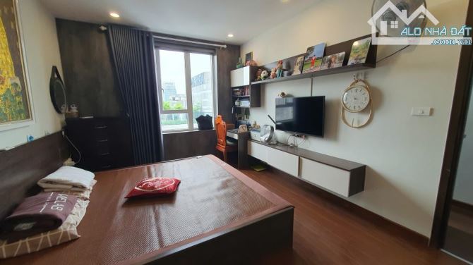 Bán nhà TT Nguyễn Trãi 21m2 nhà đẹp oto kinh doanh tốt 3.5 tỷ