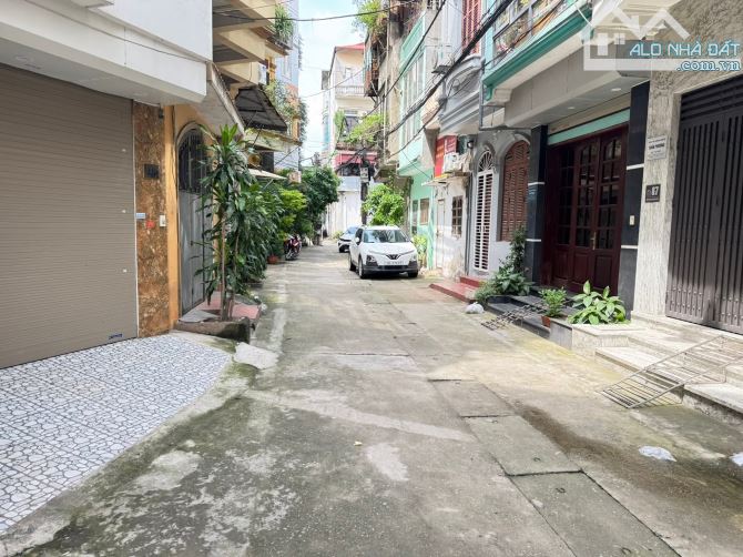 Bán nhà phố Khương Đình, 5 tầng, ô tô đỗ cửa, gần hồ Hạ Đình giá 7.2tỷ