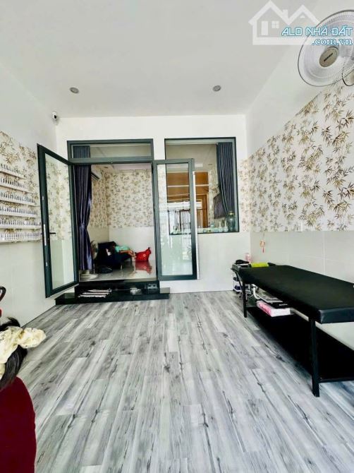 Bán nhà gần kdc Tân Phong 1 sẹc Đồng Khởi đường ô tô giá 2ty8
