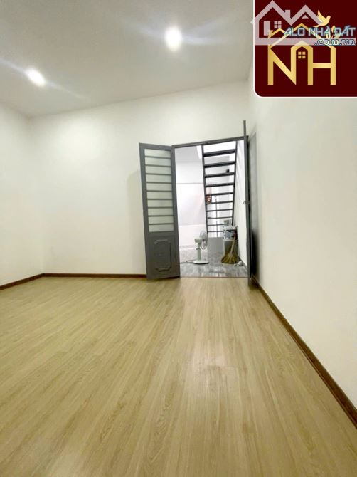 Bán gấp nhà Âu cơ 3 lầu 6x10m giá chỉ 4.3 tỷ