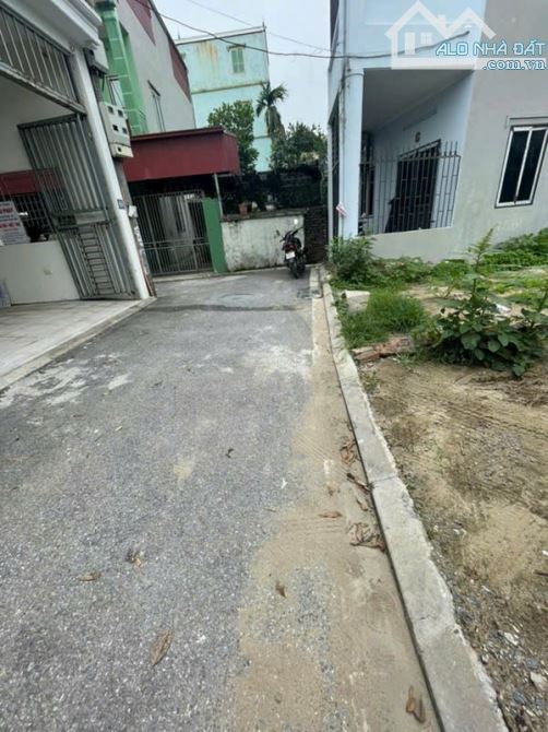 LẠI MỘT SIÊU PHẨM NẰM GẦN CHỤC CHÍNH GIỮA THÔN ĐÀO XUYÊN XÃ ĐA TỐN , GIAO THÔNG KẾT NỐI ĐI