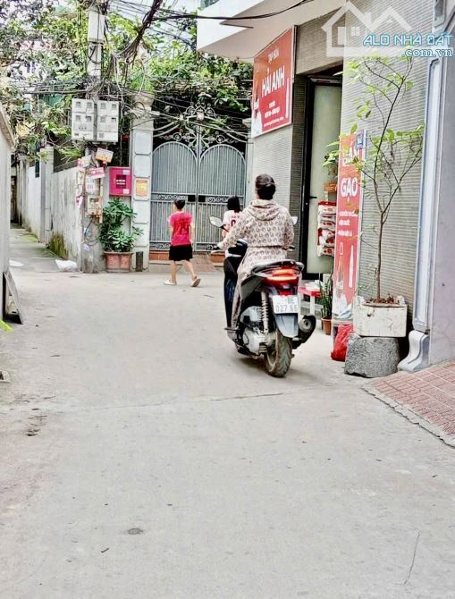 Có 1-0-2, phố Nguyễn_Đức_Cảnh, ngõ thông, kinh doanh sầm uất, 40m2, 6 tầng, chỉ nh.ỉnh 7