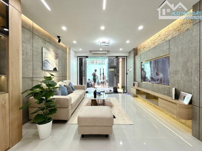 SIÊU PHẨM . 5 TẦNG . 60M2 (4×15) 5PN. 4WC. FULL NỘI THẤT XỊN . SỔ NỞ HẬU HOÀN CÔNG ĐỦ .