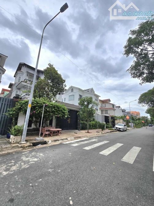 BÁN ĐẤT ĐẸP 200M² CHỦ GIẢM SÂU 1TỶ 300TR,CHỈ CÒN 17.9TỶ