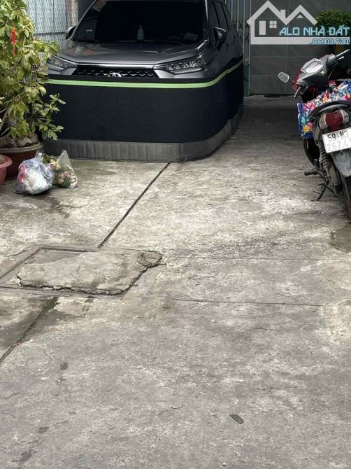 BÁN GẤP NHÀ HẺM OTO LẠC LONG QUÂN, 4x11, 3 Tầng, Giá 6 tỷ hơn