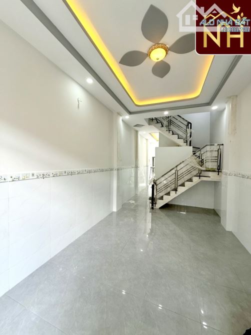 Bán gấp nhà mới xây 2 lầu đường âu cơ 60m2 giá chỉ 5 tỷ