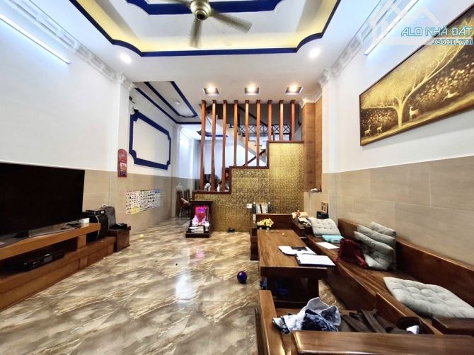 Bán nhà đẹp 5 tầng, 64m2 (5x14), Hẻm xe hơi, ngay Hương Lộ 80, gần Lê Văn Quới, hơn 4 tỷ