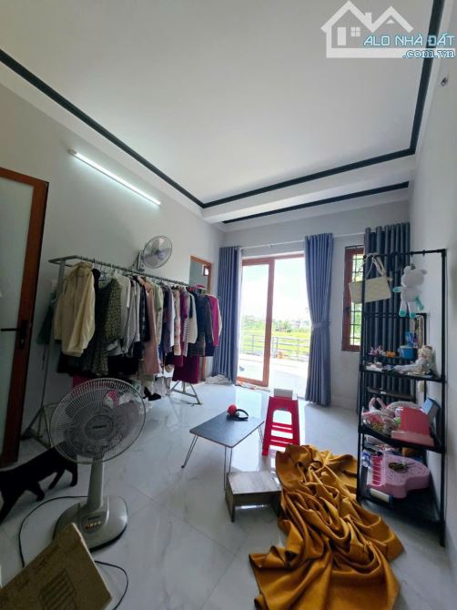 Bán nhà 3 tầng Q9 - 6.6 tỷ - Mặt tiền kinh doanh - 2 phút Xa lộ Hà Nội.