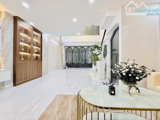 Nhà 4 tầng Nguyễn Duy Cung, Gò Vấp, ngang 5m, gara ô tô, giá chỉ 6 tỷ nhỉnh