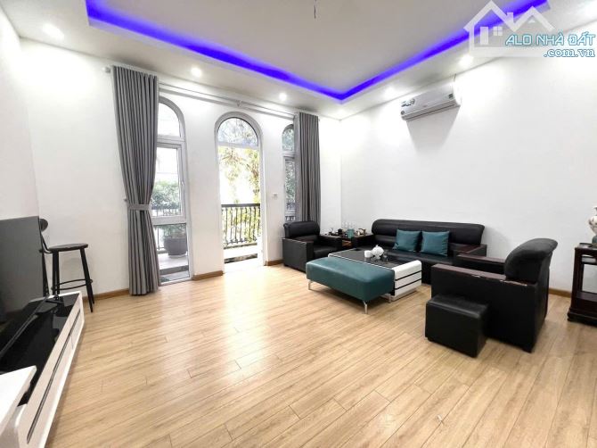 CHÍNH CHỦ BÁN NHÀ TRUNG VĂN PHÙNG KHOANG, LÔ GÓC 2 MẶT THOÁNG Ô TÔ ĐỖ NGÀY ĐÊM